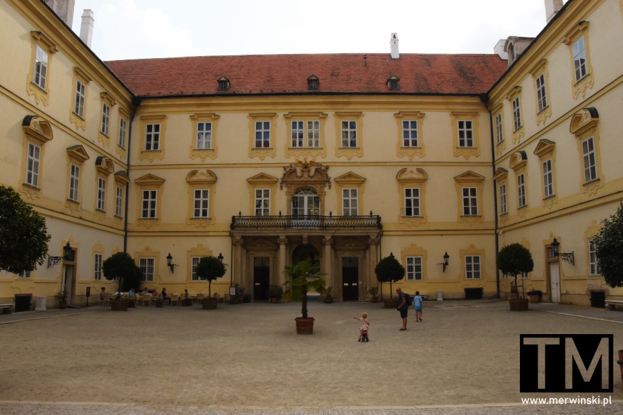Pałac Valtice Palace (Morawy w Czechach)
