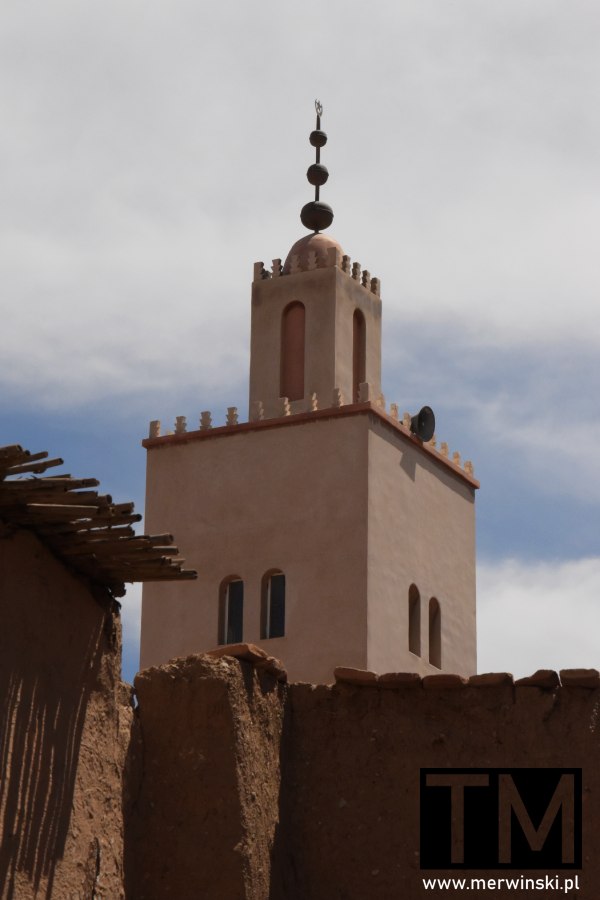Szczyt minaretu meczetu Sidi Hmad Oumoussa w Taroudancie w Maroku