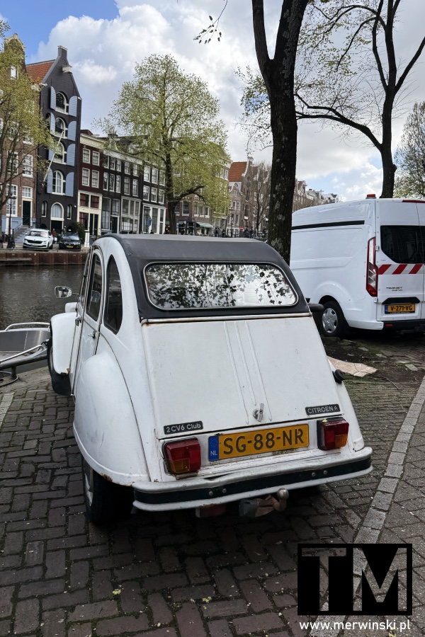 Citroen 2CV w Amsterdamie (zwiedzanie Holandii)