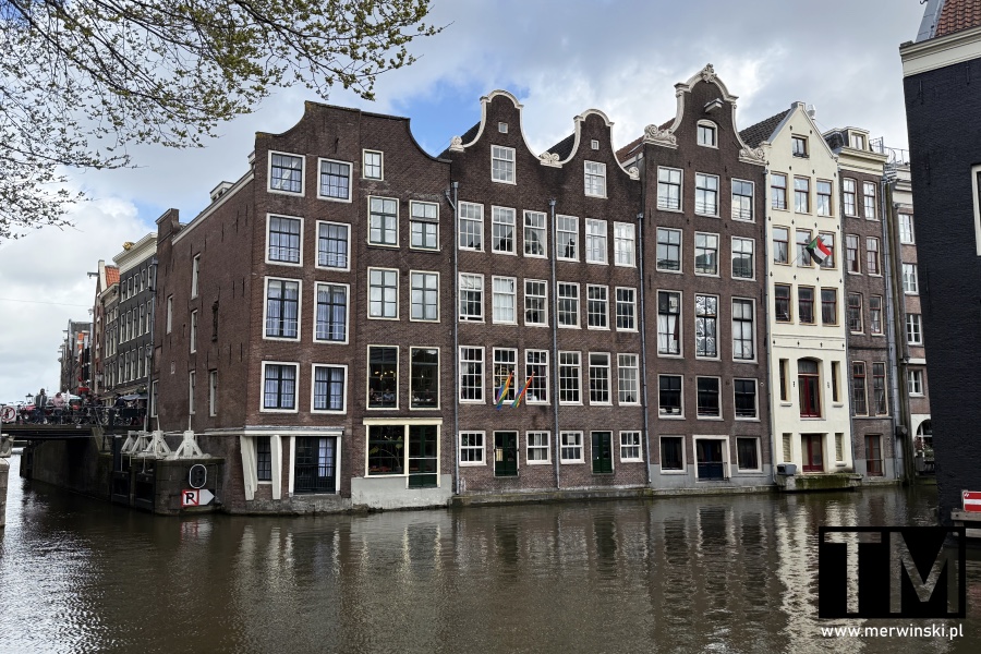 Amsterdam co zwiedzić - spacer wzdłuż kanałów