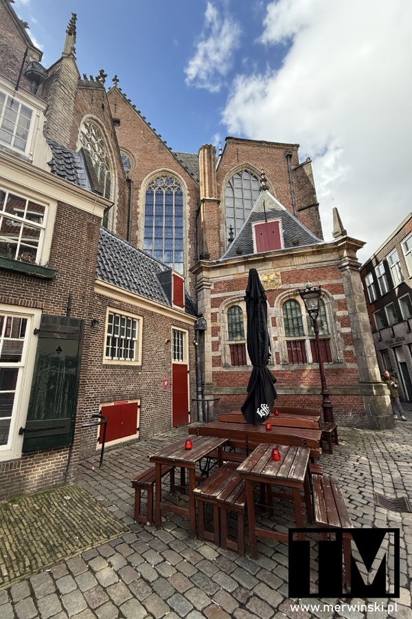 Amsterdam miejsca warte zobaczenia - Oude Kerk