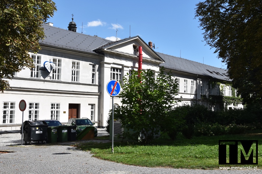 Budynek w parku miejskim (Opawa Czechy)