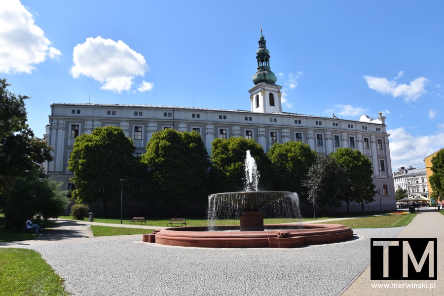 Fontanna w parku niedaleko Dolnego Rynku w Opawie (Czechy)