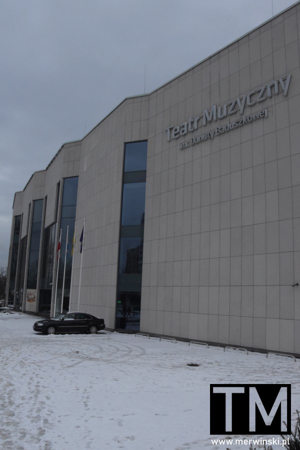 Teatr Muzyczny w Gdyni zimą - atrakcja miasta